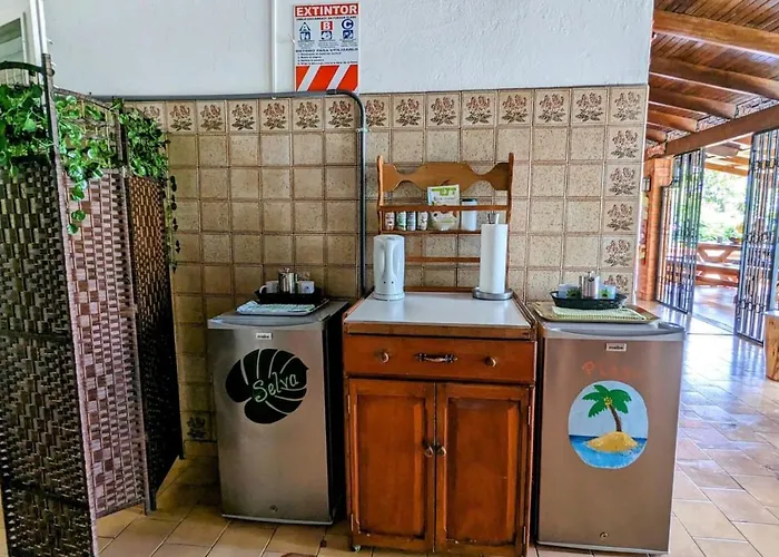Tico Tiki Vacation Villa, 3 Bedroom Сasa de vacaciones Sámara