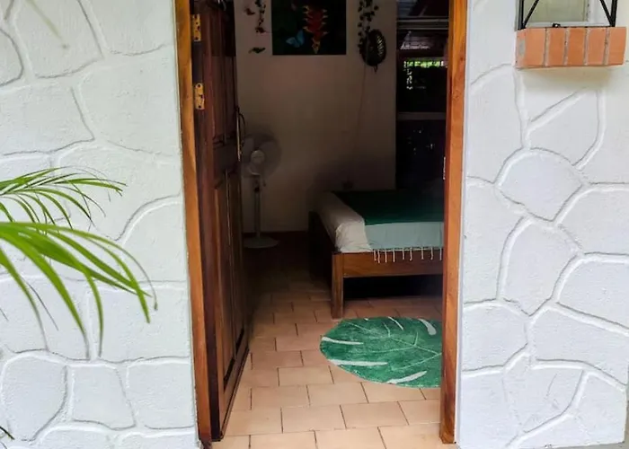 Tico Tiki Vacation Villa, 3 Bedroom *