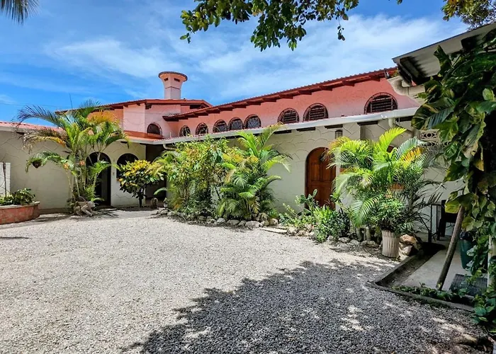 Tico Tiki Vacation Villa, 3 Bedroom Сasa de vacaciones *