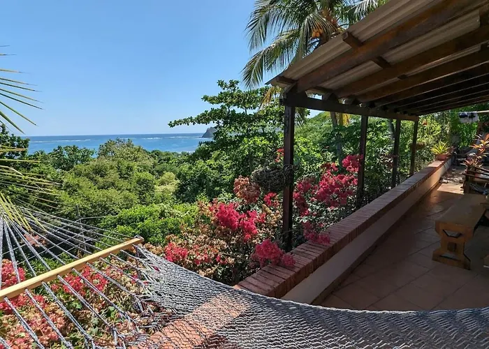 Tico Tiki Vacation Villa, 3 Bedroom *