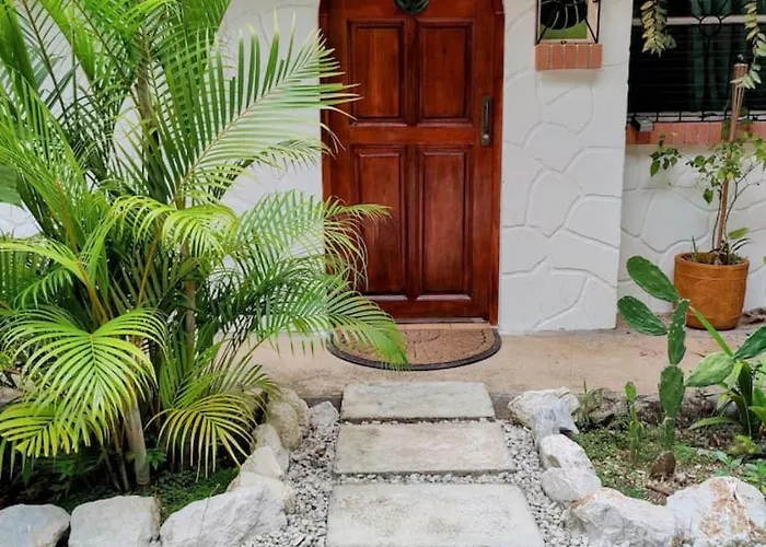 Tico Tiki Vacation Villa, 3 Bedroom Сasa de vacaciones Sámara