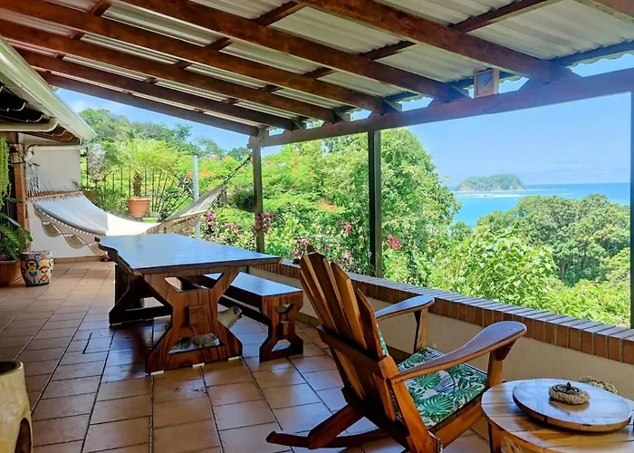 Tico Tiki Vacation Villa, 3 Bedroom Sámara