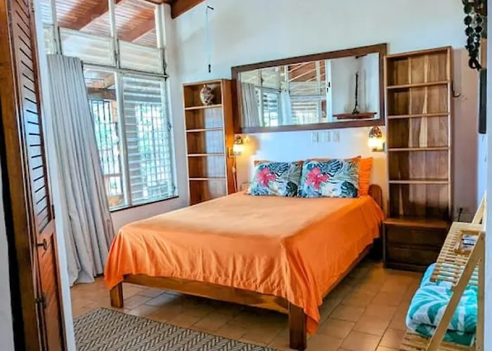Tico Tiki Vacation Villa, 3 Bedroom * Sámara